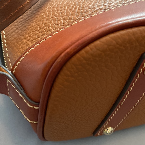 EUC Dooney and Bourke style R343 cognac/saddle brown satchel hand bag - Picture 7 of 13